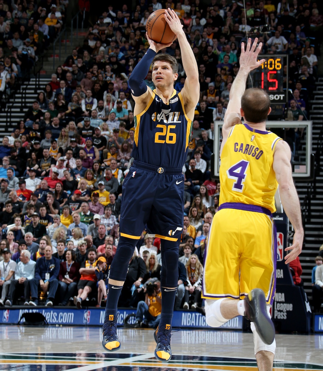 Kyle Korver 22 Pts 4 Asissts 6/6 3pt FG at Lakers 2013.11.03 